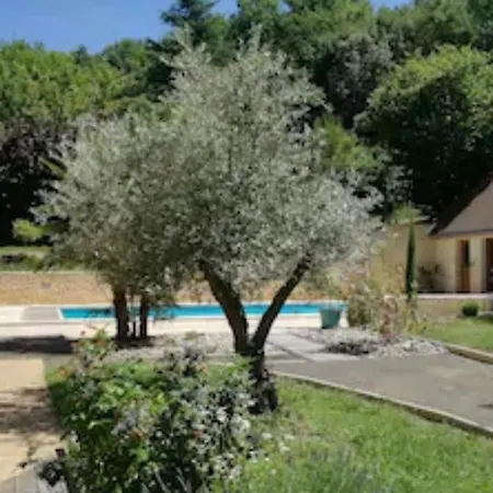 בית נופש La Charmille Le Roc